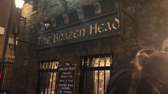 Schild vom Lokal The Brazen Head 