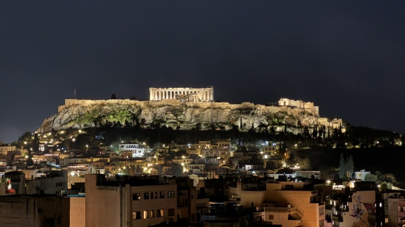 Ausblick vom Hotel Okupa auf die Stadt Athen und Aktropolis